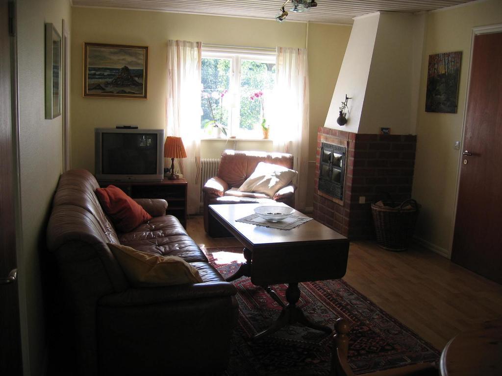 Villa Almagarden Lantlig Miljoe Svängsta Habitación foto